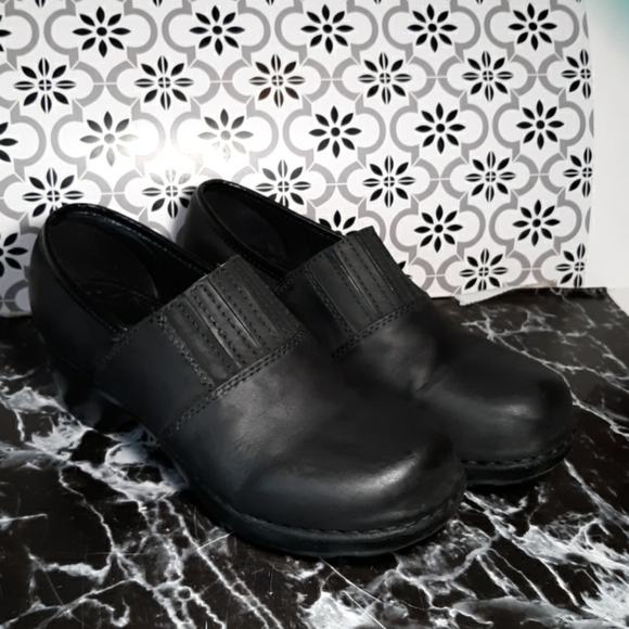 Bjorndal nursing mules clogs 8.5 black suede - Picture 1 of 7